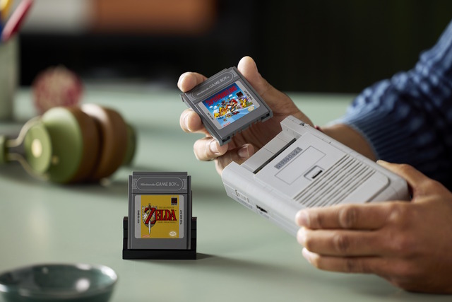 「初代ゲームボーイ」が大人向けレゴになって登場！ボタンや差込口、『ゼルダ』『マリオ』のカートリッジまで付属の超本格仕様