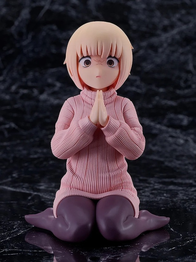 ムチムチニット&黒タイツの質感がバッチリ再現…！「ドカ食いダイスキ！もちづきさん」まさかの立体化