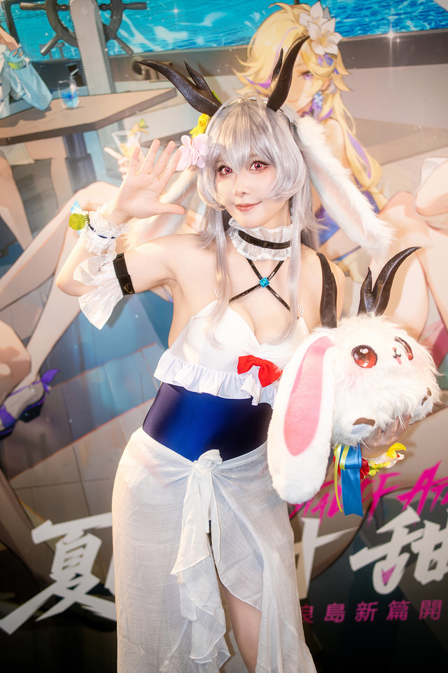ブレードメイデン（水着ver.）『クリスタル・オブ・アトラン』／Banrcosplay（X：@banbanr233）【企業ブース】