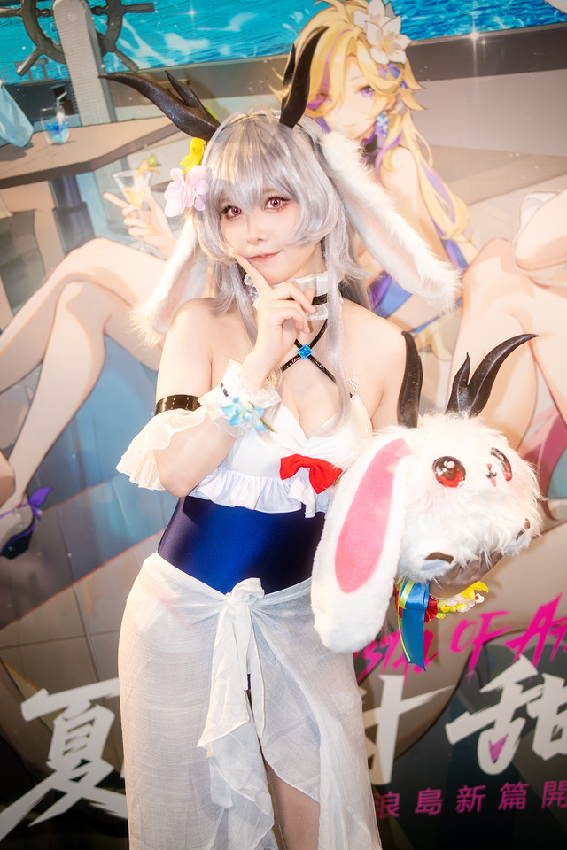 ブレードメイデン（水着ver.）『クリスタル・オブ・アトラン』／Banrcosplay（X：@banbanr233）【企業ブース】
