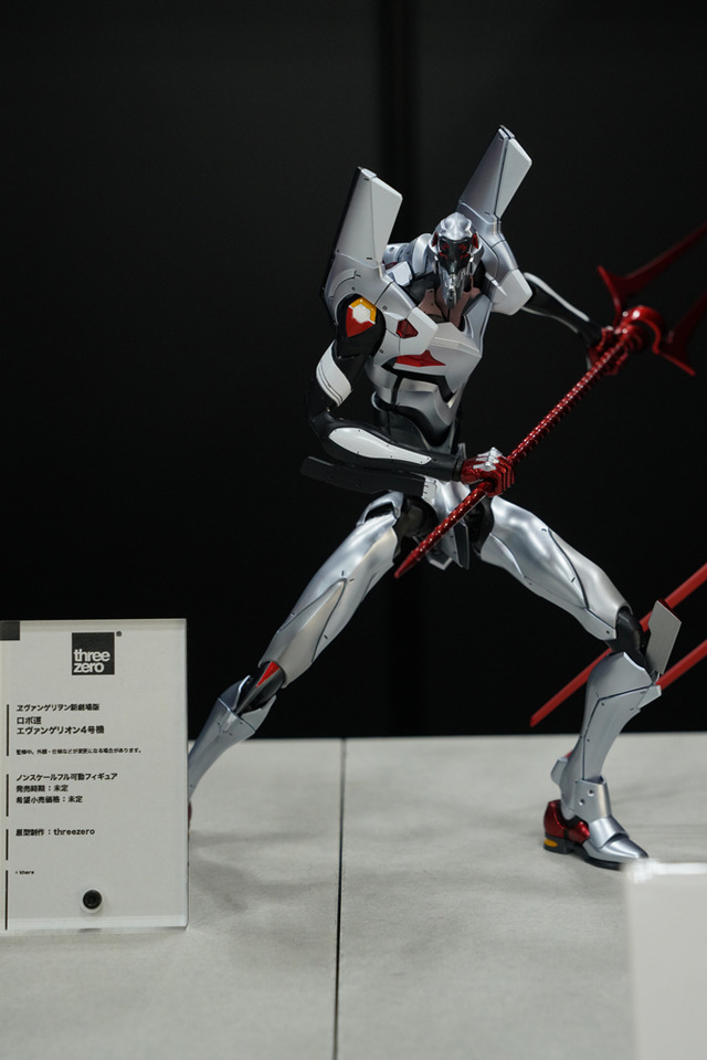 綾波レイ、アスカの大型造形物も！「エヴァワンフェス」珠玉の作品が大集結、放送30周年を記念した特別コラボ企画の様子をお届け【WF2025夏】