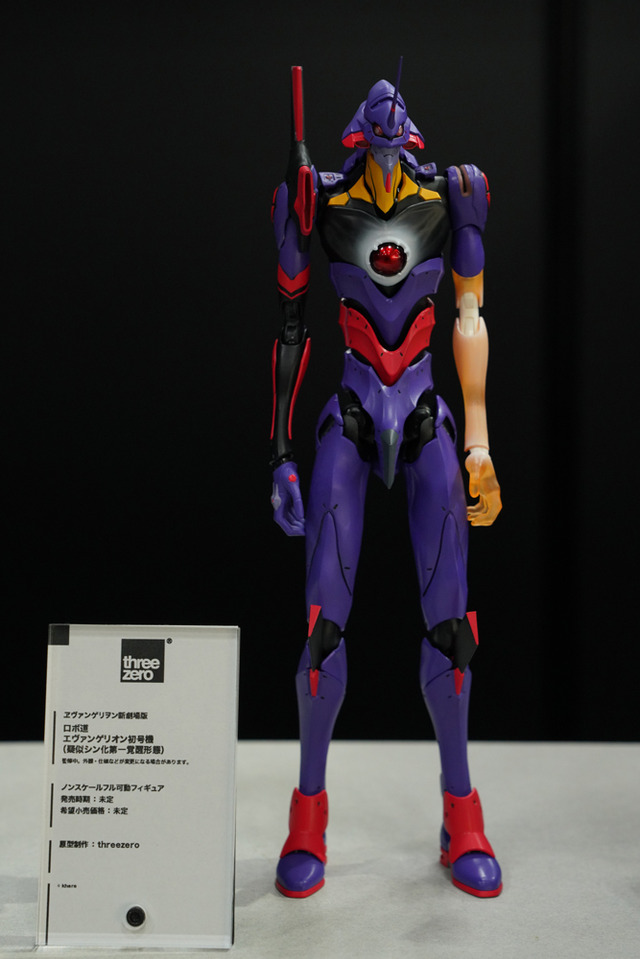 綾波レイ、アスカの大型造形物も！「エヴァワンフェス」珠玉の作品が大集結、放送30周年を記念した特別コラボ企画の様子をお届け【WF2025夏】