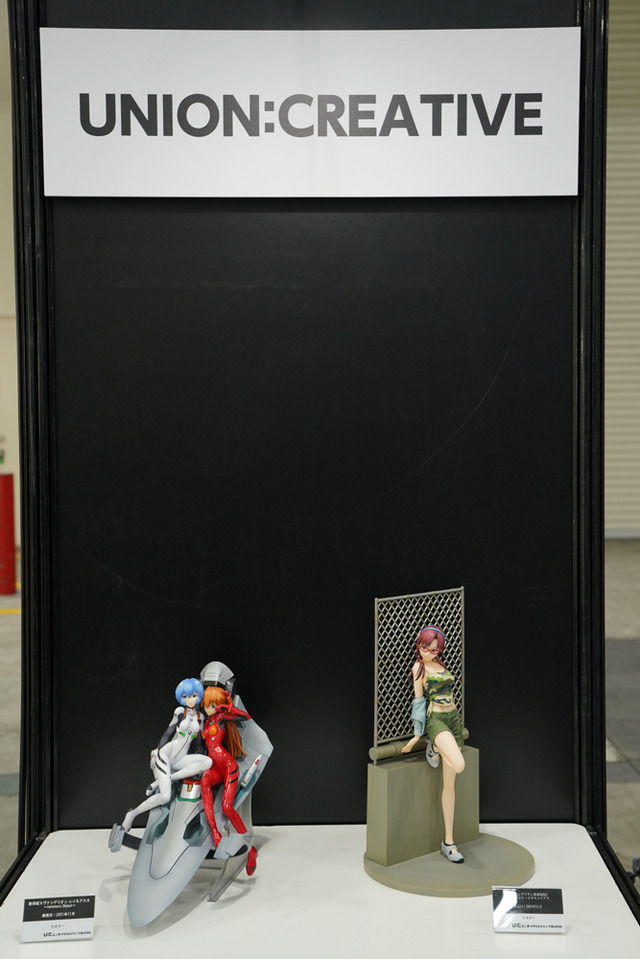 綾波レイ、アスカの大型造形物も！「エヴァワンフェス」珠玉の作品が大集結、放送30周年を記念した特別コラボ企画の様子をお届け【WF2025夏】