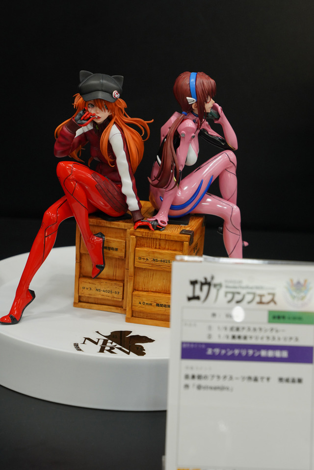 綾波レイ、アスカの大型造形物も！「エヴァワンフェス」珠玉の作品が大集結、放送30周年を記念した特別コラボ企画の様子をお届け【WF2025夏】