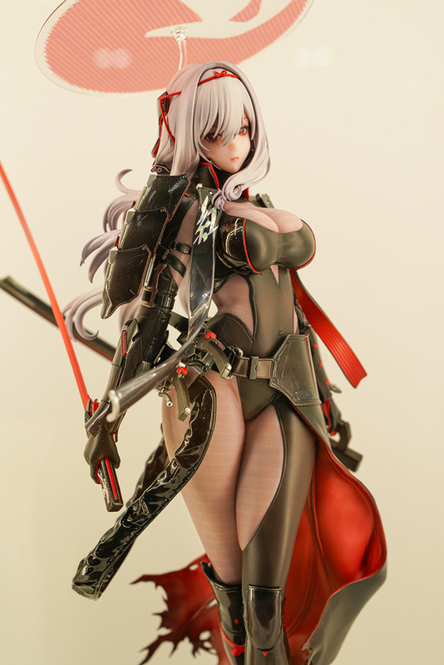 【WF2025夏】今年の夏は『NIKKE』が熱い！通常衣装から夏衣装まで、勝利の女神の麗しいフィギュアが「ワンフェス」に大集結