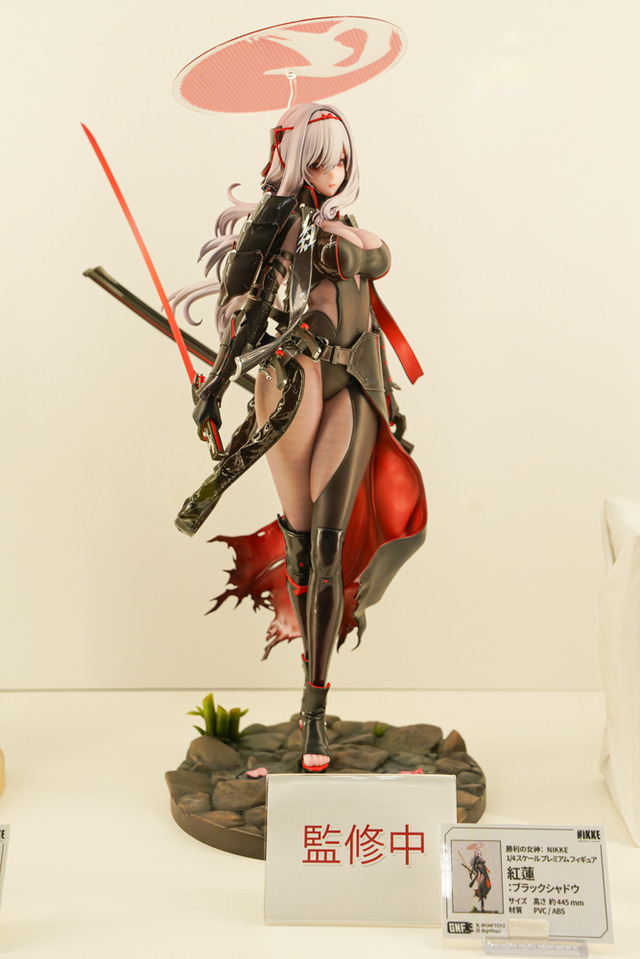 【WF2025夏】今年の夏は『NIKKE』が熱い！通常衣装から夏衣装まで、勝利の女神の麗しいフィギュアが「ワンフェス」に大集結