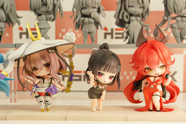 【WF2025夏】今年の夏は『NIKKE』が熱い！通常衣装から夏衣装まで、勝利の女神の麗しいフィギュアが「ワンフェス」に大集結