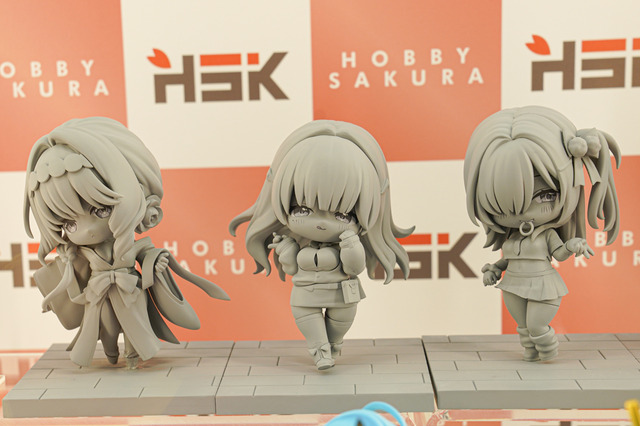 【WF2025夏】今年の夏は『NIKKE』が熱い！通常衣装から夏衣装まで、勝利の女神の麗しいフィギュアが「ワンフェス」に大集結