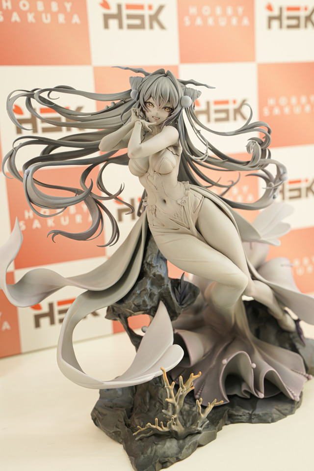 【WF2025夏】今年の夏は『NIKKE』が熱い！通常衣装から夏衣装まで、勝利の女神の麗しいフィギュアが「ワンフェス」に大集結