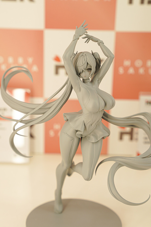 【WF2025夏】今年の夏は『NIKKE』が熱い！通常衣装から夏衣装まで、勝利の女神の麗しいフィギュアが「ワンフェス」に大集結