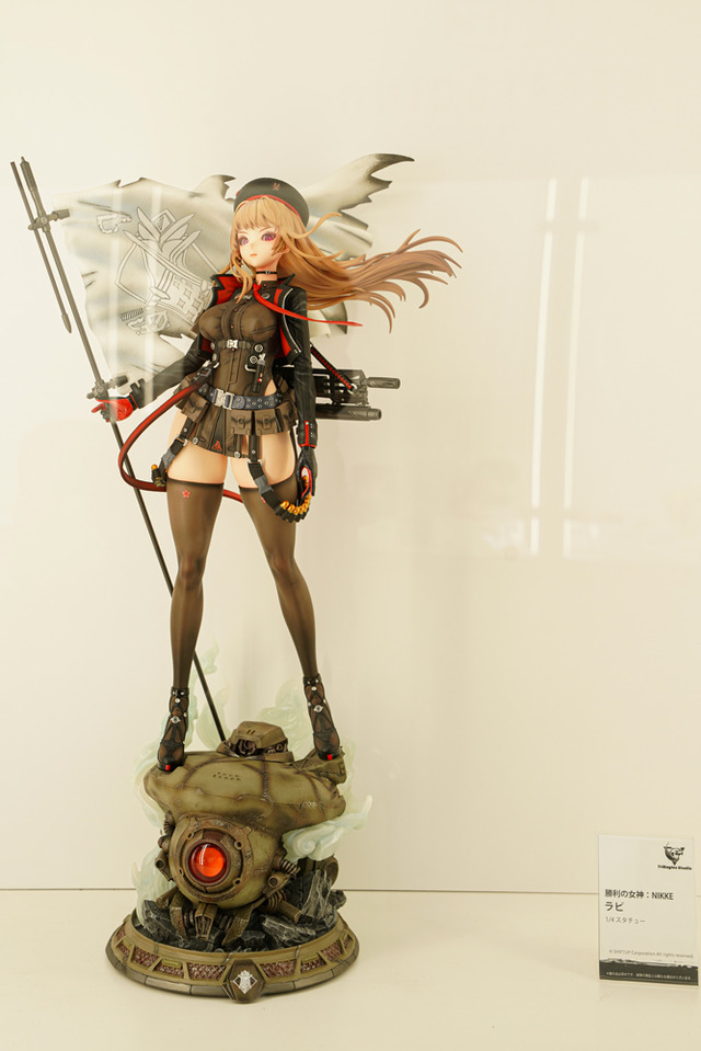 【WF2025夏】今年の夏は『NIKKE』が熱い！通常衣装から夏衣装まで、勝利の女神の麗しいフィギュアが「ワンフェス」に大集結