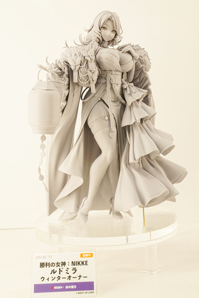 【WF2025夏】今年の夏は『NIKKE』が熱い！通常衣装から夏衣装まで、勝利の女神の麗しいフィギュアが「ワンフェス」に大集結