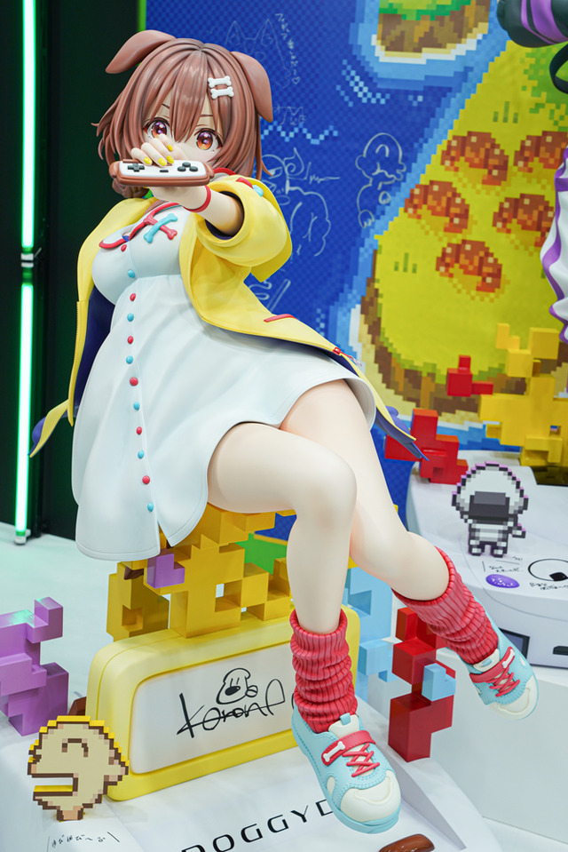 ホロライブ・フワモコやゲーマーズ等身大フィギュアの可愛さが無限大！「ミクxガンダムW」コラボなど「ワンフェス」を電脳アイドルが彩る【WF2025夏】