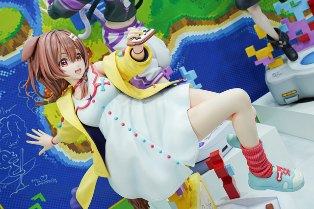 ホロライブ・フワモコやゲーマーズ等身大フィギュアの可愛さが無限大！「ミクxガンダムW」コラボなど「ワンフェス」を電脳アイドルが彩る【WF2025夏】
