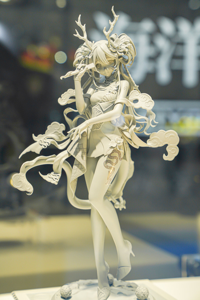 ホロライブ・フワモコやゲーマーズ等身大フィギュアの可愛さが無限大！「ミクxガンダムW」コラボなど「ワンフェス」を電脳アイドルが彩る【WF2025夏】