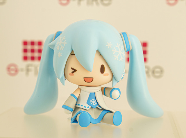 ホロライブ・フワモコやゲーマーズ等身大フィギュアの可愛さが無限大！「ミクxガンダムW」コラボなど「ワンフェス」を電脳アイドルが彩る【WF2025夏】