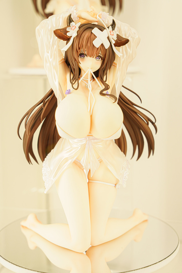 ドキッとする夏衣装から涼やかなドレスまで、「ワンフェス」に猛暑を吹き飛ばす『アズレン』『ブルアカ』美女フィギュアが集結【WF2025夏】