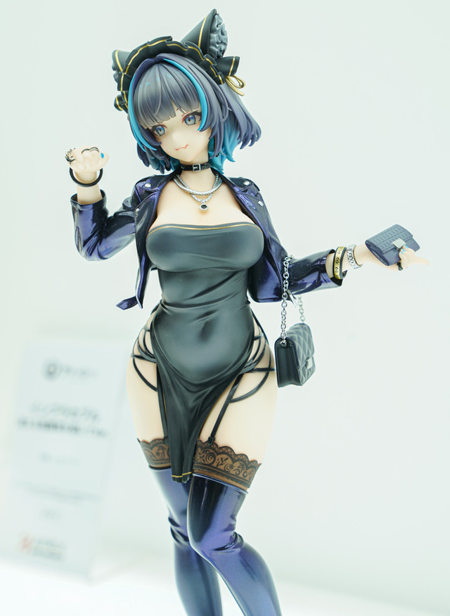 ドキッとする夏衣装から涼やかなドレスまで、「ワンフェス」に猛暑を吹き飛ばす『アズレン』『ブルアカ』美女フィギュアが集結【WF2025夏】