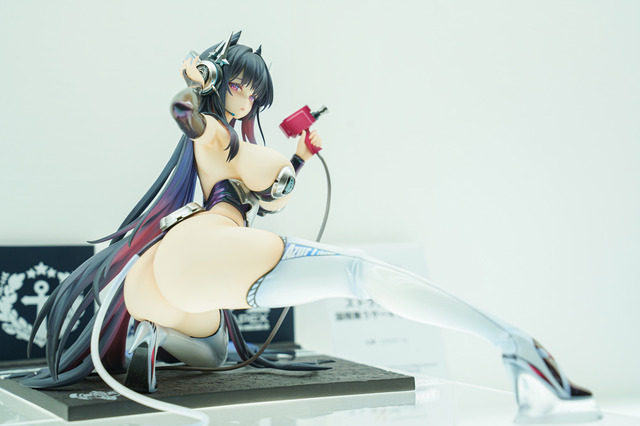 ドキッとする夏衣装から涼やかなドレスまで、「ワンフェス」に猛暑を吹き飛ばす『アズレン』『ブルアカ』美女フィギュアが集結【WF2025夏】