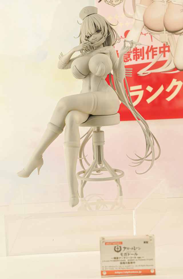 ドキッとする夏衣装から涼やかなドレスまで、「ワンフェス」に猛暑を吹き飛ばす『アズレン』『ブルアカ』美女フィギュアが集結【WF2025夏】