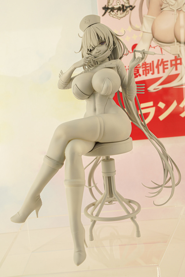 ドキッとする夏衣装から涼やかなドレスまで、「ワンフェス」に猛暑を吹き飛ばす『アズレン』『ブルアカ』美女フィギュアが集結【WF2025夏】