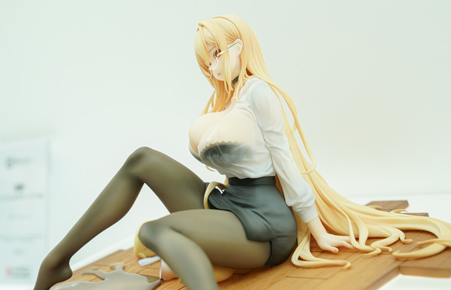ドキッとする夏衣装から涼やかなドレスまで、「ワンフェス」に猛暑を吹き飛ばす『アズレン』『ブルアカ』美女フィギュアが集結【WF2025夏】