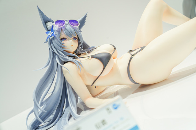 ドキッとする夏衣装から涼やかなドレスまで、「ワンフェス」に猛暑を吹き飛ばす『アズレン』『ブルアカ』美女フィギュアが集結【WF2025夏】