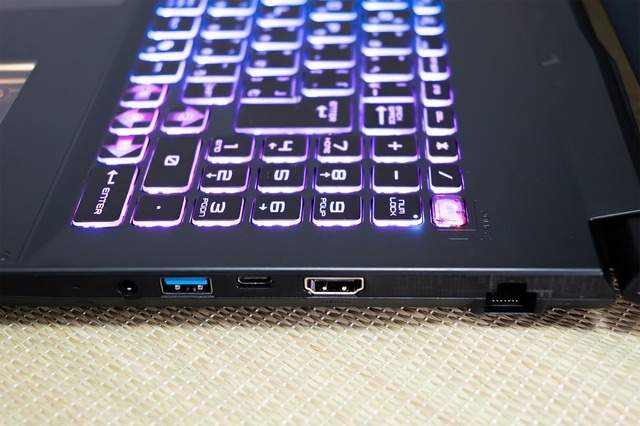 最新技術で研ぎ澄まされた名刀「MSI Katana 15HX B14Wシリーズ」を極めるために居合抜刀の達人に教えを乞う…“優れたゲーミングノート”と“優れた刀”は似ているのだ！
