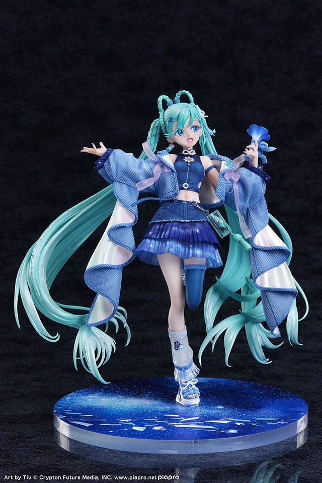 満天の星空の下で歌う「初音ミク」が綺麗！イラストレーター・Tiv氏が描いた「マジミラ2025」メインビジュアルを立体化