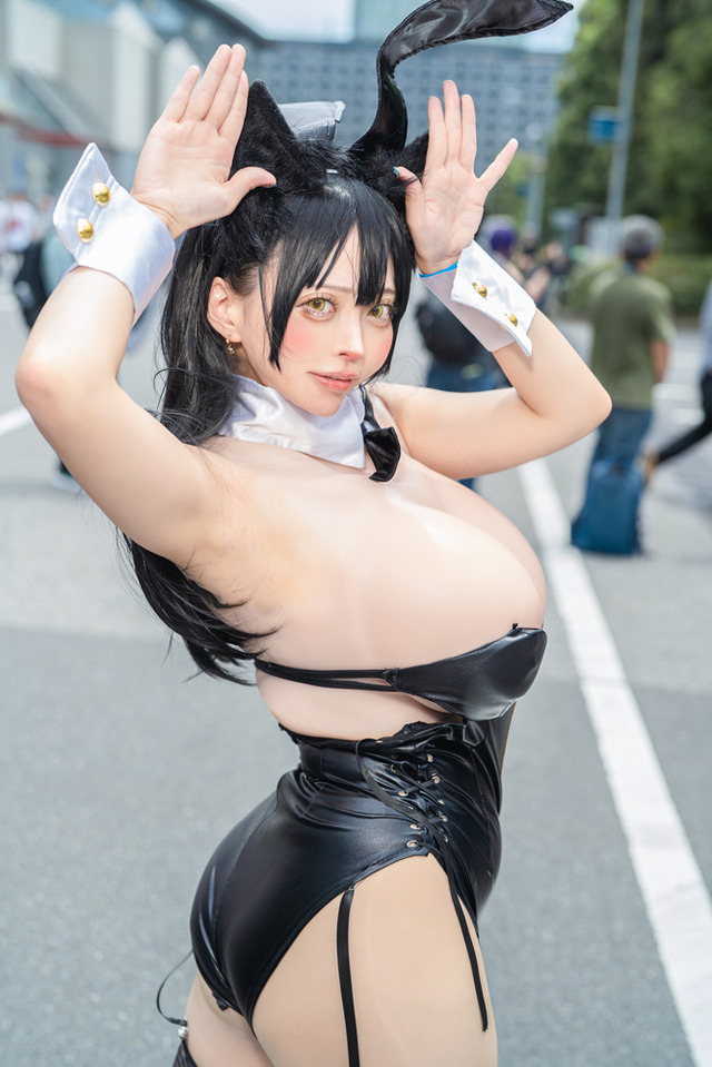 愛宕『アズールレーン』／終夜 蓮（X：@sorcieresommeil）