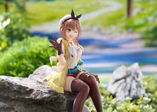 太ももが蓋を抑えてくれる！「ライザ」ぬーどるストッパーフィギュアが登場