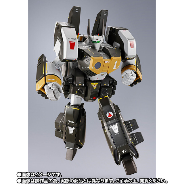 幻のアーマードが特別仕様カラーリングに！「マクロス」より「DX超合金 VF-1S アーマードバルキリー（ロイ・フォッカースペシャル）」が商品化
