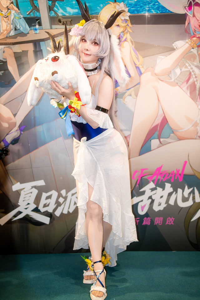 ブレードメイデン（水着ver.）『クリスタル・オブ・アトラン』／Banrcosplay（X：@banbanr233）