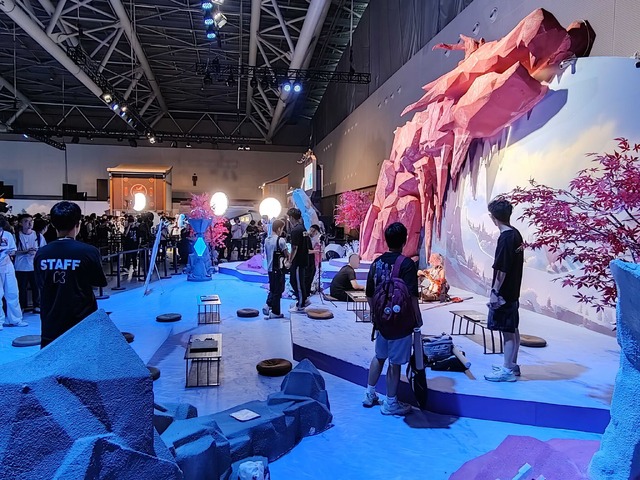 『鳴潮』×『パニグレ』がてんこ盛り！美女コスプレイヤーにもいっぱい会えた「KUROFEST」フォトレポート