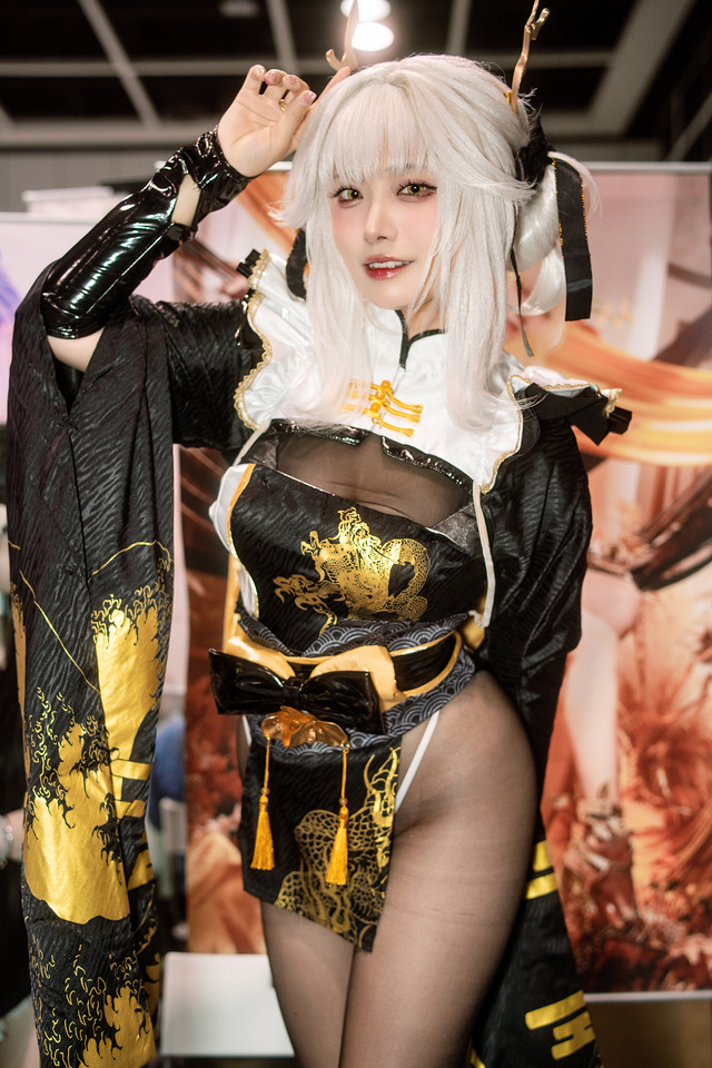 ブラン『勝利の女神:NIKKE』／Aoi（Instagram：aoi._.9z）