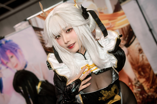 ブラン『勝利の女神:NIKKE』／Aoi（Instagram：aoi._.9z）