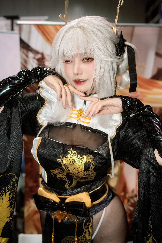 ブラン『勝利の女神:NIKKE』／Aoi（Instagram：aoi._.9z）