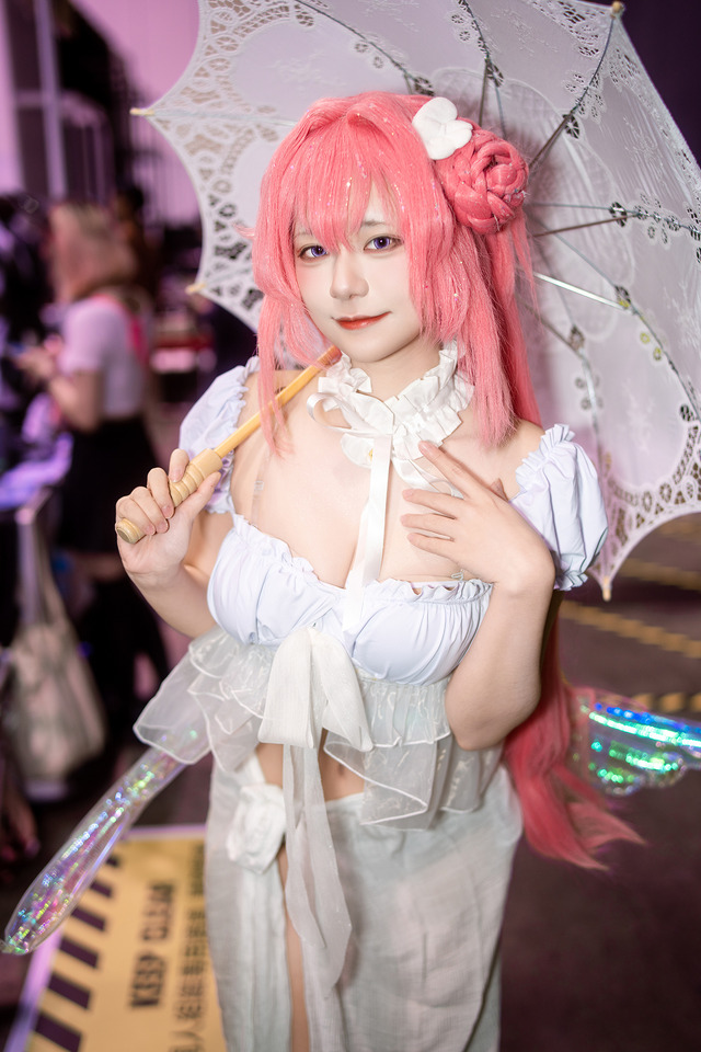 ドロシー（水着ver.）『勝利の女神:NIKKE』／namyau藍幽（Instagram：blue_yau2.0）