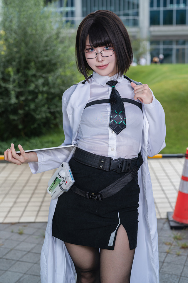 マナ『勝利の女神:NIKKE』／山中おくら（X：@ymnnkn_okura）