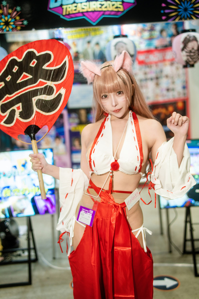 お狐様／かがみ。もち（X：@kagamisou）【COS★FES TREASUREブース】