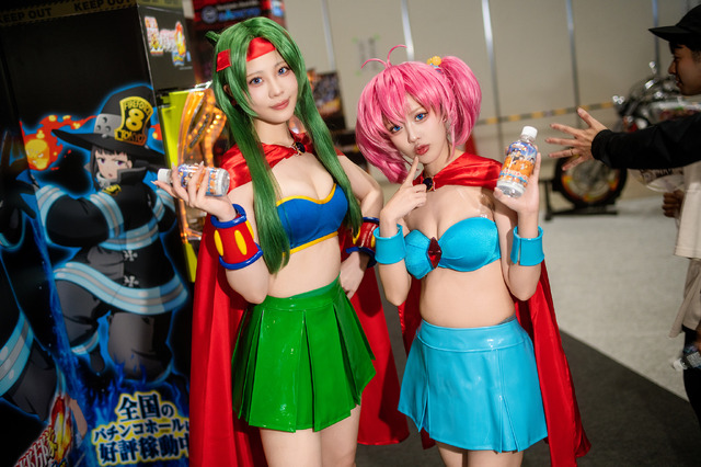 パワフルガールズ／ZIRO（X：@ZIR0_cos）、茉夏なつ（X：@NATSU_icontinew）【SANKYOブース】