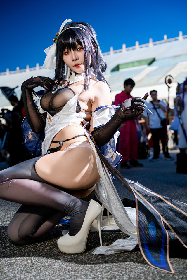 鎮海『アズールレーン』／鶴葵（X：@tsuru_Cosplay、Instagram：tsuru_cos_aoi）【台湾】