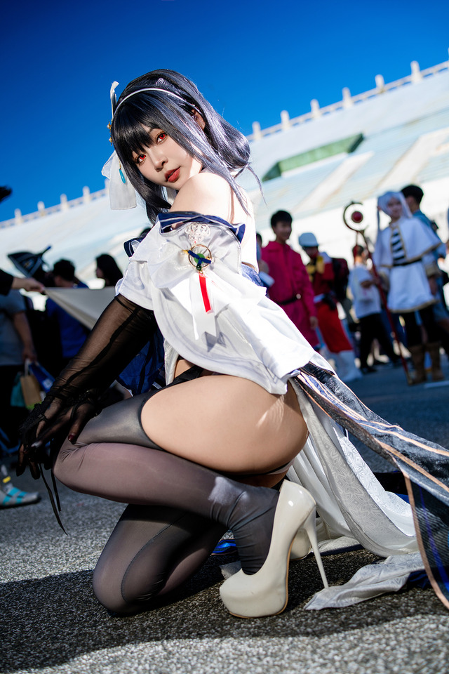 鎮海『アズールレーン』／鶴葵（X：@tsuru_Cosplay、Instagram：tsuru_cos_aoi）【台湾】