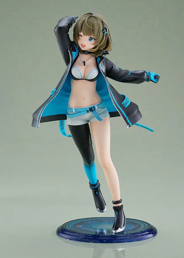 ジャケットの下には大胆なダンス衣装!『デレマス』より「高垣楓」1/7スケールフィギュアが予約受付開始ーブラックライトを当てることで青く発光