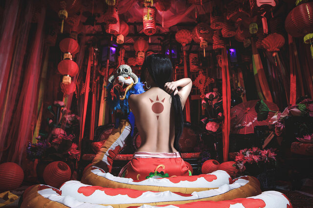 【コスプレ】「ONE PIECE」ハンコックが眩しすぎる!9月2日(九蛇)の誕生日を記念して、美女レイヤーによる人気フォトまとめ【写真13枚】