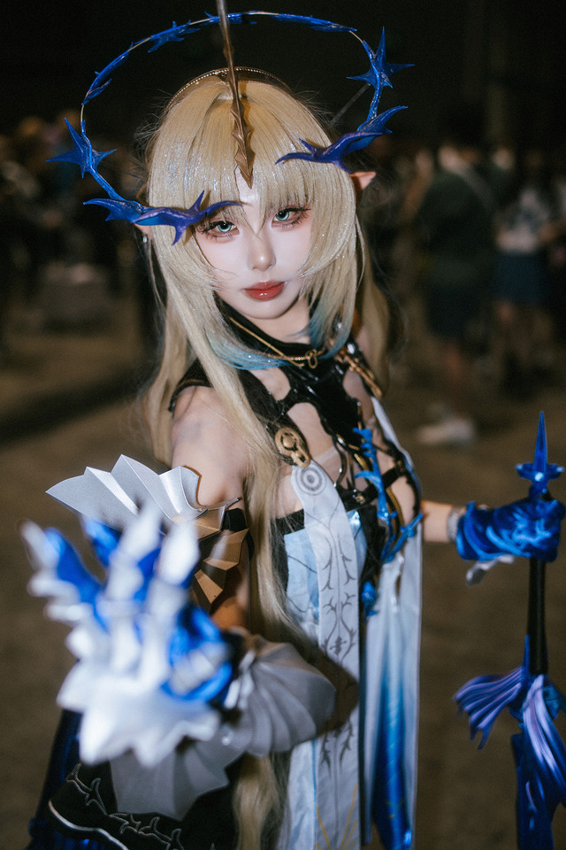 フルールドリス『鳴潮』／miya（Instagram：miya._young06）