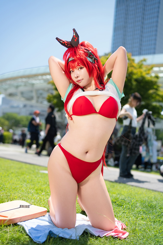レッドフード（水着ver.）『勝利の女神:NIKKE』／僕プリ（X：@kimimo_purin）