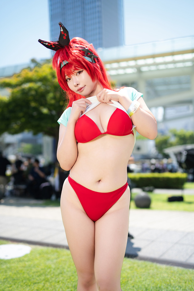 レッドフード（水着ver.）『勝利の女神:NIKKE』／僕プリ（X：@kimimo_purin）