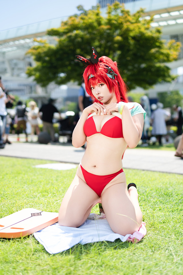 レッドフード（水着ver.）『勝利の女神:NIKKE』／僕プリ（X：@kimimo_purin）