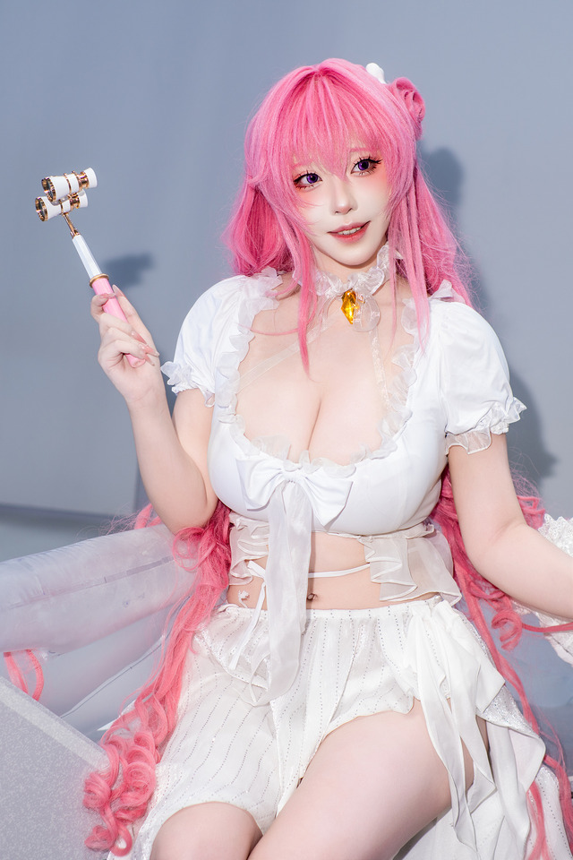 ドロシー『勝利の女神:NIKKE』／tako（X：@Takomayuyi）